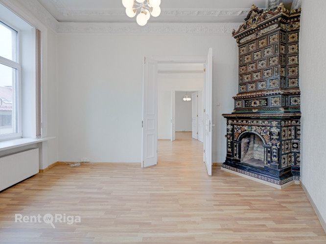 Izīrē gaišas un plašas biroja telpas ar skatu uz Daugavu, Citadeles ielā 2a, Rīgā  Tiek Rīga - foto 8