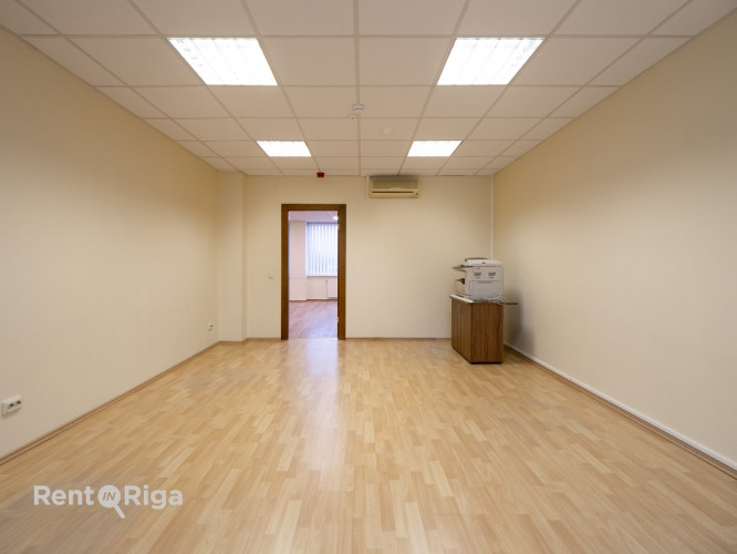 Iznomā biroja telpas Latgales ielā 250  Tiek iznomātas plašas un funkcionālas biroja telpas Rīga - foto 4