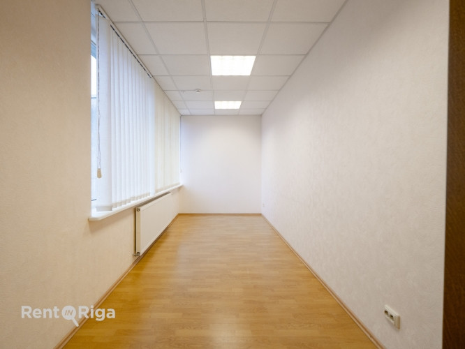 Iznomā biroja telpas Latgales ielā 250  Tiek iznomātas plašas un funkcionālas biroja telpas Rīga - foto 7