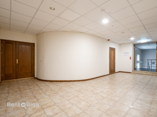 Iznomā biroja telpas Latgales ielā 250  Tiek iznomātas plašas un funkcionālas biroja telpas Rīga - foto 8