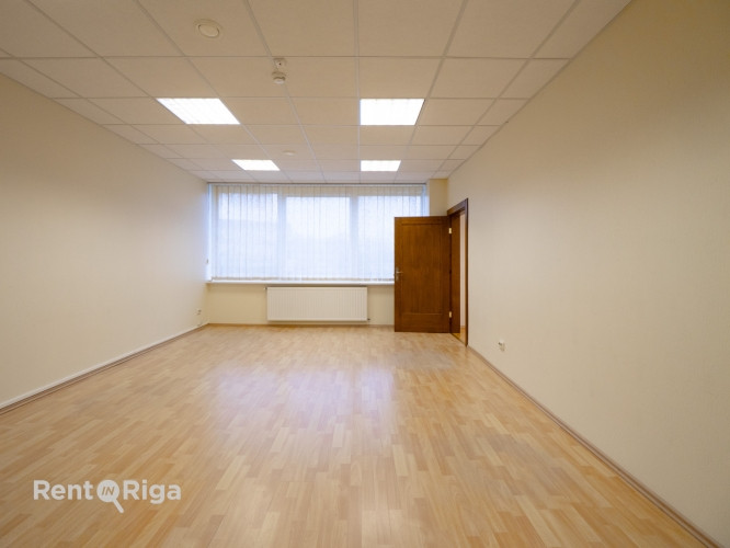 Iznomā biroja telpas Latgales ielā 250  Tiek iznomātas plašas un funkcionālas biroja telpas Rīga - foto 3