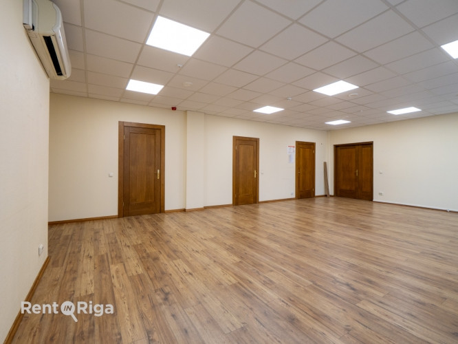 Iznomā biroja telpas Latgales ielā 250  Tiek iznomātas plašas un funkcionālas biroja telpas Rīga - foto 2