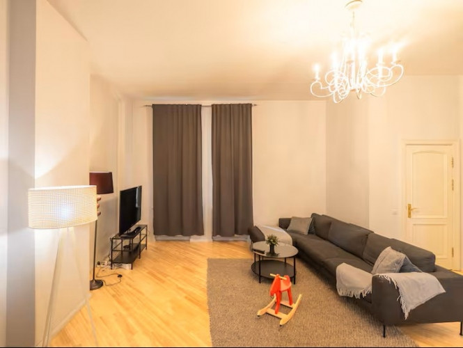 Elegants un plašs dzīvoklis Rīgas klusajā centrā  Izīrēšanai pieejams gaišs un komfortabls Rīga - foto 2