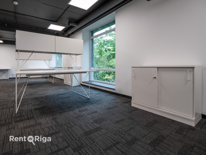 Furnished open-plan office in a newly built office building in the Quiet Centre.  The space features Рига - изображение 3
