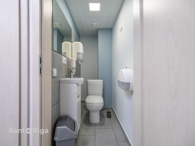 Furnished open-plan office in a newly built office building in the Quiet Centre.  The space features Рига - изображение 7
