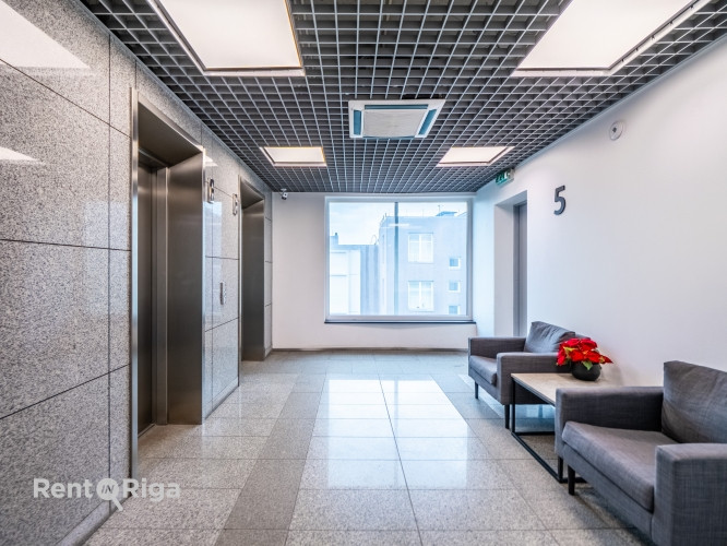Furnished open-plan office in a newly built office building in the Quiet Centre.  The space features Рига - изображение 6