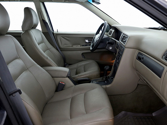 Volvo XC70 Summum AWD ATM 2.4 142kW Tallina - foto 6