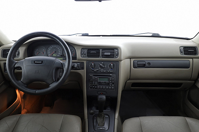 Volvo XC70 Summum AWD ATM 2.4 142kW Tallina - foto 5