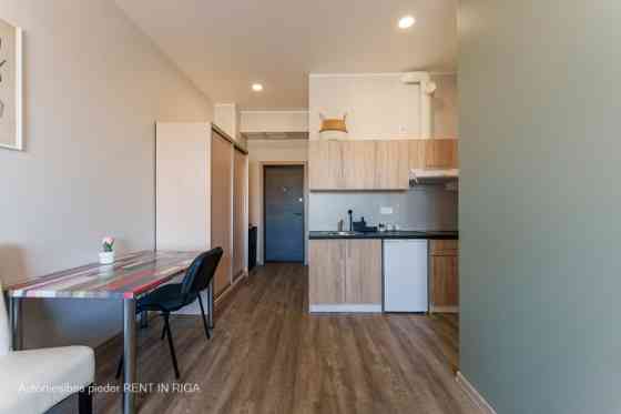 Available for long term rent (starting from 6 months): Modern studio apartment in a renovated buildi Rīga