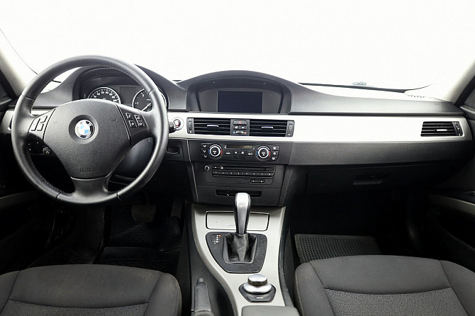 BMW 320 Touring ATM 2.0 D 130kW Tallina - foto 5