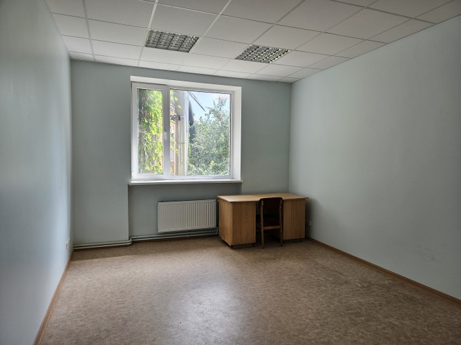 Uz nomu pieejamas biroja un noliktavas telpas ar kravas pacēlāju līdz 1 tonnai. Superīgs Rīga - foto 4