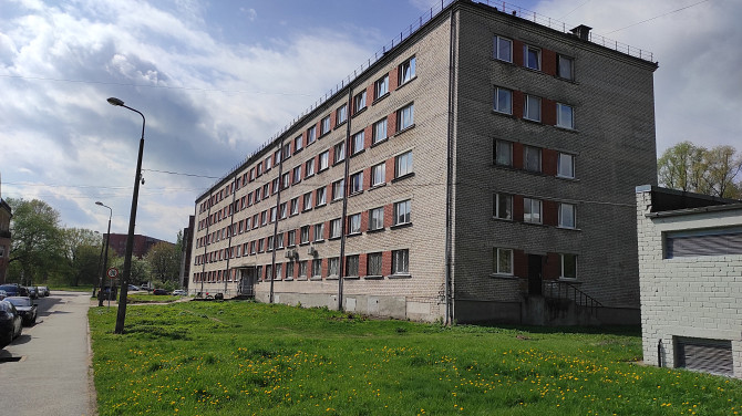 Dzīvoklī ir atsevišķa sanitārā telpa (tualete, izlietne, duša). Visas komunikācijas atrodas... Rīga - foto 17