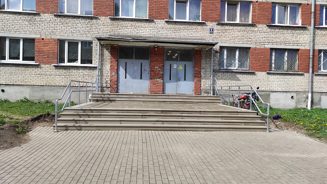 Dzīvoklī ir atsevišķa sanitārā telpa (tualete, izlietne, duša). Visas komunikācijas atrodas... Rīga - foto 18