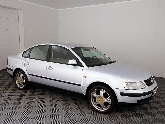 Volkswagen Passat Comfortline 1.8 92kW Tallina - foto 1