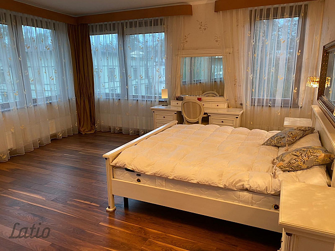 Izīrē ilgtermiņā skaistu un plašu dzīvokli ar 2.automašīnas stāvvietām jaunajā projektā Jūrmala - foto 2