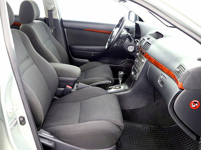 Toyota Avensis Linea Sol ATM 2.0 108kW Tallina - foto 6