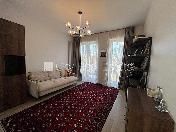 Zeme īpašumā, labiekārtota apzaļumota teritorija, lodžija, logi vērsti mājas abās pusēs, Rīga - foto 18