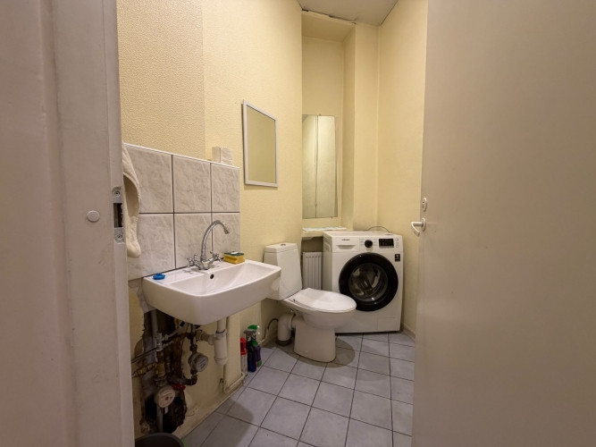 Iznomā tirdzniecības telpas aktīvajā Lāčplēša ielā ar stiklotu fasādes ieeju un lielisku Rīga - foto 9