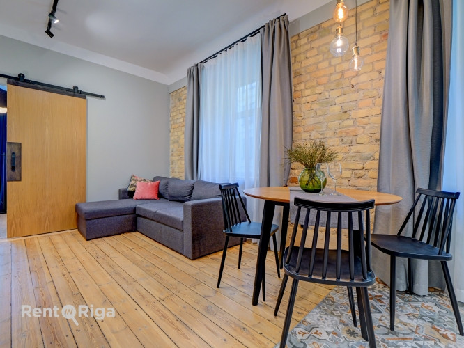 Lieliska iespēja dzīvot Rīgas centrā  renovētā un mājīgā projektā.  Piedāvājam Rīga - foto 3