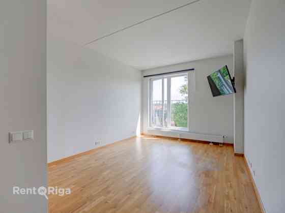 One-room apartment in the new Liepziedi development near Mežaparks.  The apartment is located on the Rīga