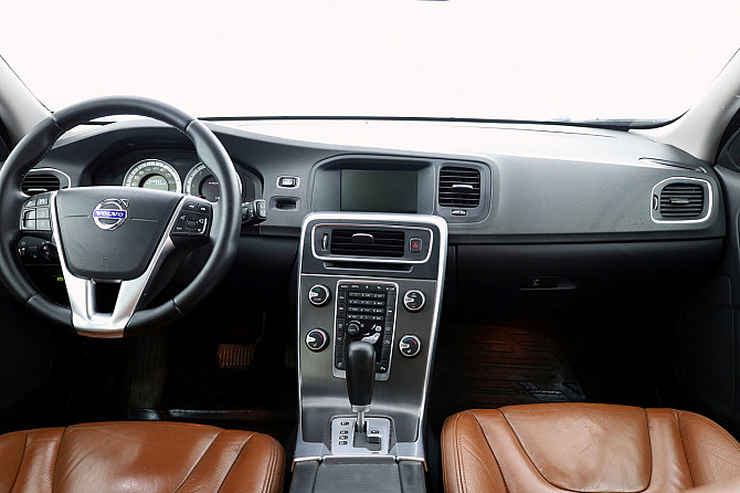 Volvo V60 Summum AWD 4x4 ATM 2.4 D5 151kW Tallina - foto 5