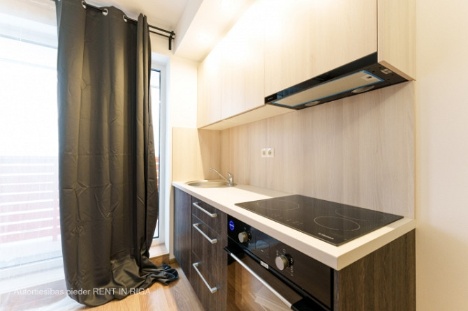 Īrei pieejams studio tipa dzīvoklis jaunajā projektā.  Dzīvoklis ir aprīkots ar visu Rīga - foto 4