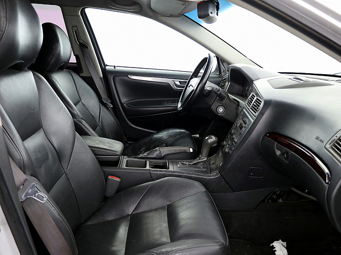 Volvo V70 Summum ATM 2.4 D5 120kW Tallina - foto 6