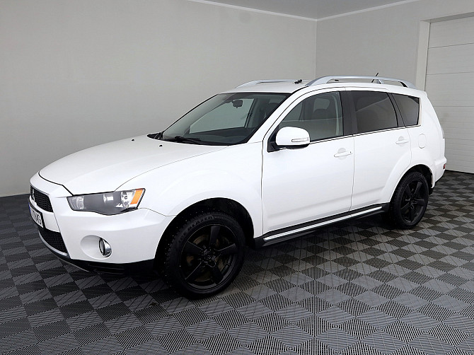 Mitsubishi Outlander Luxury Facelift ATM 2.2 Di-D 115kW Tallina - foto 2