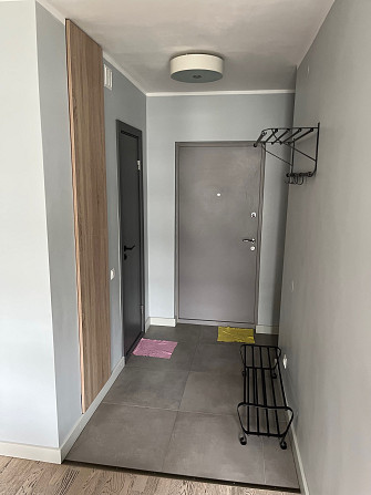 Tiek ilgtermiņā izīrēts gaišs un plašs studio tipa dzīvoklis. Dzīvoklī nesen veikts remonts. Rīga - foto 7