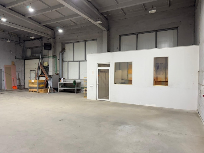 Iznomā noliktavas vai ražošanas telpas Juglā  - Griestu augstums 6, 5 m - Betona grīda - Rīga - foto 5