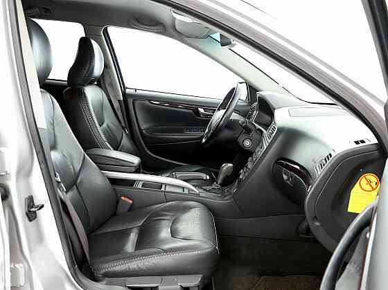 Volvo XC70 Summum AWD ATM 2.4 D5 120kW Tallina