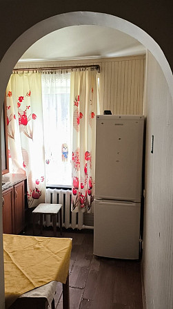 2-istabu dzīvoklis Hruščovkas sērijas ķieģeļu mājā Slokā, Jūrmalā, Dzirnavu iela 39A. Platība 35... Jūrmala - foto 5