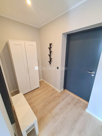 Fasādes māja, renovēta māja, slēgts pagalms, ieeja no ielas un pagalma, kāpņu telpa pēc Rīga - foto 12
