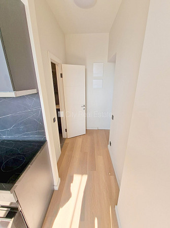 Pagalma ēka, renovēta māja, slēgts pagalms, ieeja no ielas un pagalma, kāpņu telpa pēc Rīga - foto 9