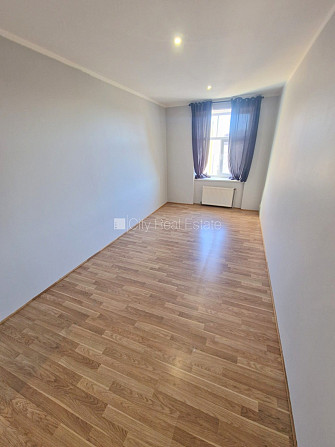 Fasādes māja, renovēta māja, slēgts pagalms, ieeja no ielas un pagalma, kāpņu telpa pēc Rīga - foto 8