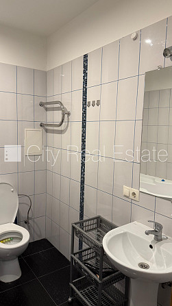 Jaunceltne, fasādes māja, labiekārtota apzaļumota teritorija, bezmaksas stāvvieta pagalmā, Rīga - foto 8