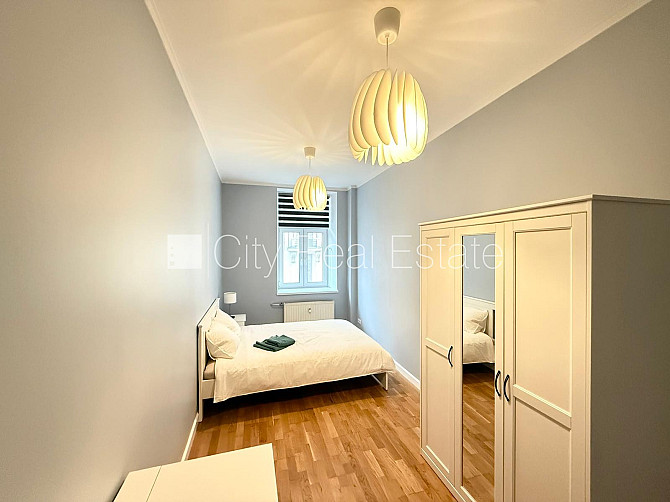 Fasādes māja, renovēta māja, slēgts pagalms, ieeja no ielas un pagalma, beletāža, kāpņu Rīga - foto 7