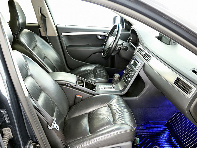 Volvo V70 Summum ATM 2.4 D5 129kW Tallina - foto 6