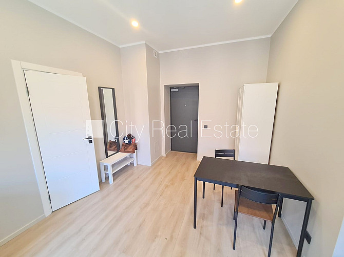 Fasādes māja, renovēta māja, slēgts pagalms, ieeja no pagalma, ir lifts, kāpņu telpa pēc Rīga - foto 10