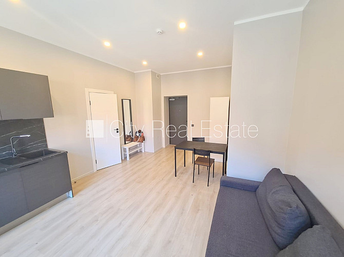 Fasādes māja, renovēta māja, slēgts pagalms, ieeja no pagalma, ir lifts, kāpņu telpa pēc Rīga - foto 11