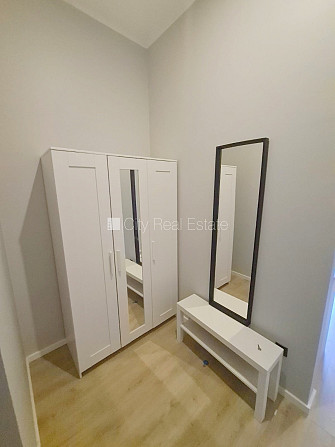 Fasādes māja, renovēta māja, slēgts pagalms, ieeja no ielas un pagalma, kāpņu telpa pēc Rīga - foto 20