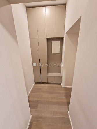 Pagalma māja, renovēta māja, slēgts pagalms, ieeja no pagalma, ir lifts, kāpņu telpa pēc Rīga - foto 16