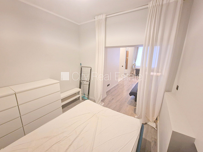 Pagalma ēka, ieeja no ielas un pagalma, logi vērsti uz pagalma pusi, studio tipa, virtuve Rīga - foto 18