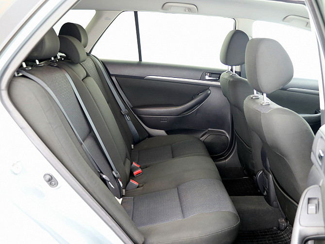 Toyota Avensis Linea Sol Facelift 2.0 108kW Tallina - foto 7