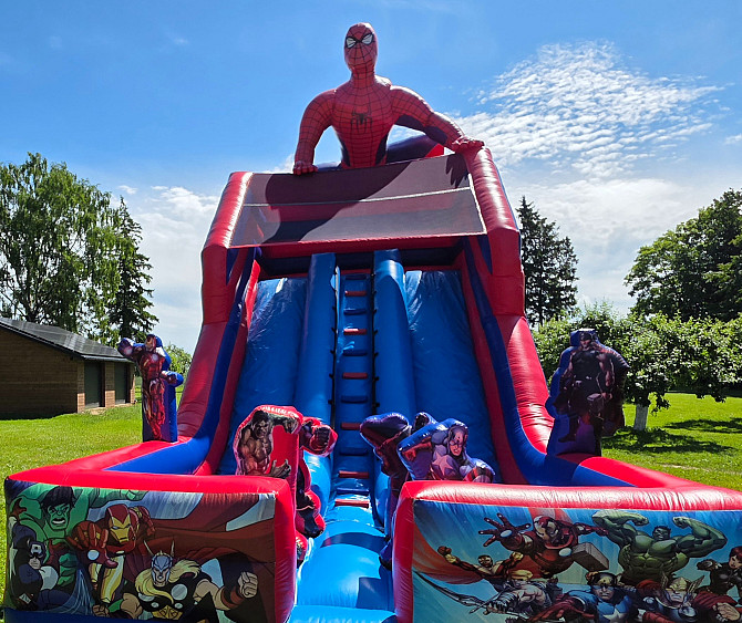 Pārdodu piepūšamo SPIDERMAN atrakciju. Redzamas lietošanas pazīmes, bet kopumā labā stāvoklī.... Элея - изображение 2