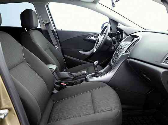 Opel Astra Elegance Facelift 1.6 85kW Tallina
