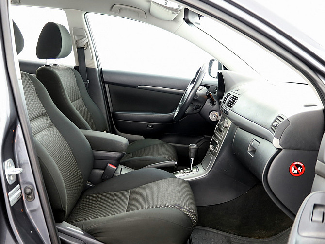 Toyota Avensis Linea Sol Facelift ATM 2.0 108kW Tallina - foto 6