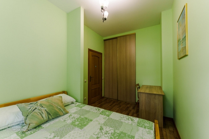For long term rent fully furnished and equipped 2-bedroom apartment in the city center in a quiet co Рига - изображение 8