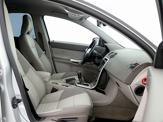 Volvo S40 Momentum 2.0 D4 100kW Таллин - изображение 6