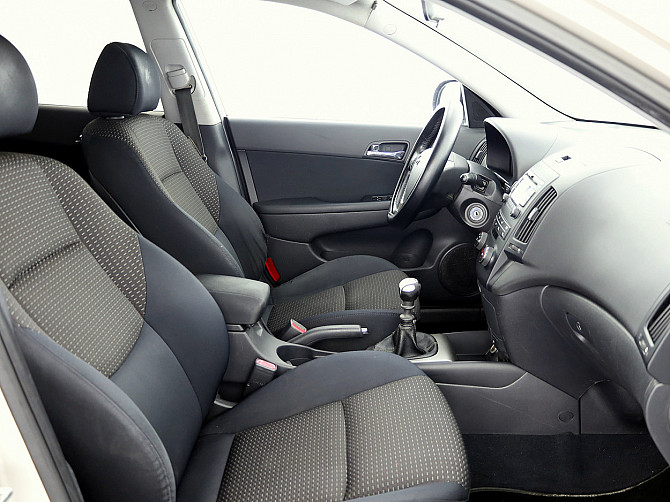 Hyundai i30 Elegance 1.6 90kW Tallina - foto 6